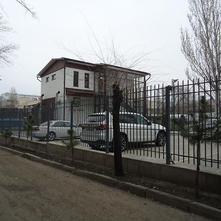 Hotel Tumar Bishkek Exterior foto