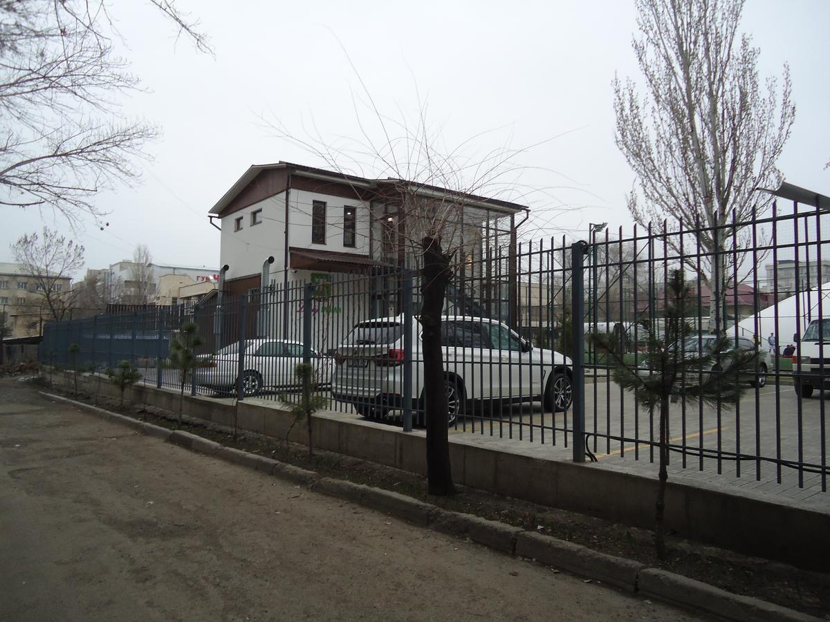 Hotel Tumar Bishkek Exterior foto